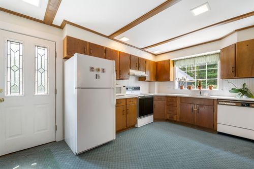 15 Richardson St, Lancaster, NH, 03584-3524 | Card Image
