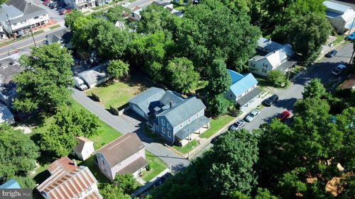 364 Wilkes St, BERKELEY SPRINGS, WV, 25411-5303 | Card Image