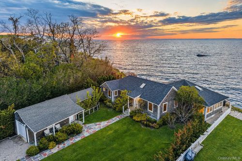 21515 Soundview Ave, Southold, NY, 11971-2825 | Card Image
