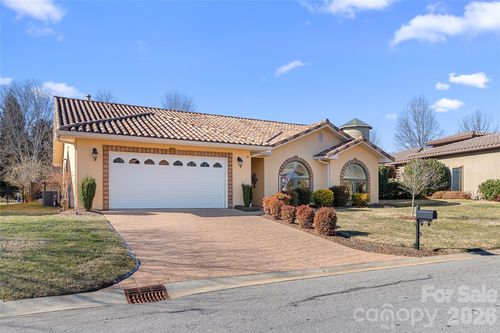 19 Pacifico Dr, Asheville, NC, 28806-8203 | Card Image