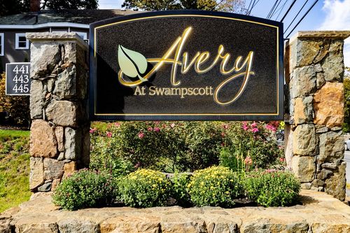 unit-304-445 Essex St, Swampscott, MA, 01907-1268 | Card Image