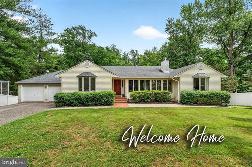 61 Broadripple Dr, Princeton, NJ, 08540-4011 | Card Image
