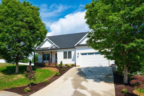 1005 High Point Ct, WAYNESBORO, VA, 22980-2095 | Card Image
