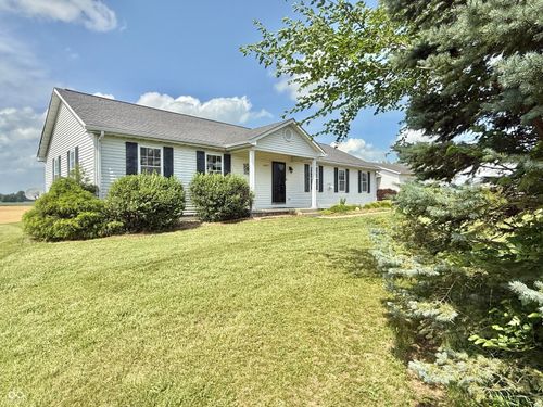 1687 Killion Ave, Seymour, IN, 47274-7568 | Card Image