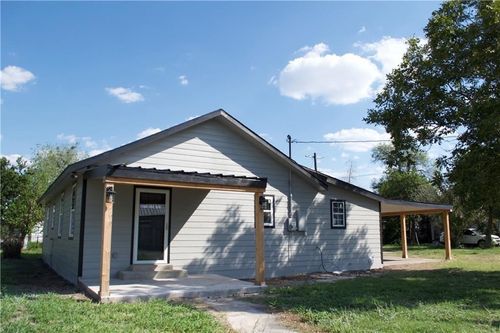 300 E Le Roy St, Three Rivers, TX, 78071 | Card Image