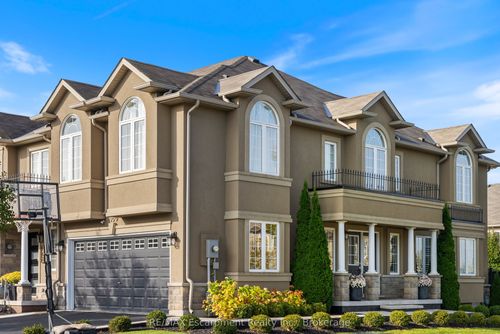 160 Penny Lane, Stoney Creek, ON, L8J0E2 | Card Image