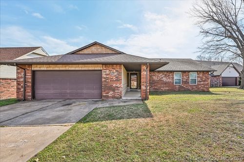 6637 S 93rd East Ave, Tulsa, OK, 74133-2230 | Card Image