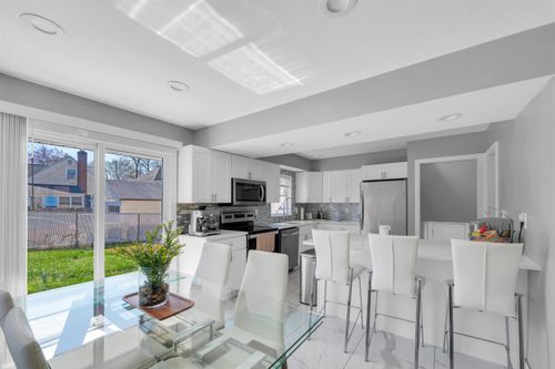 136 E Clinton Ave, Bergenfield, NJ, 07621-3030 | Card Image