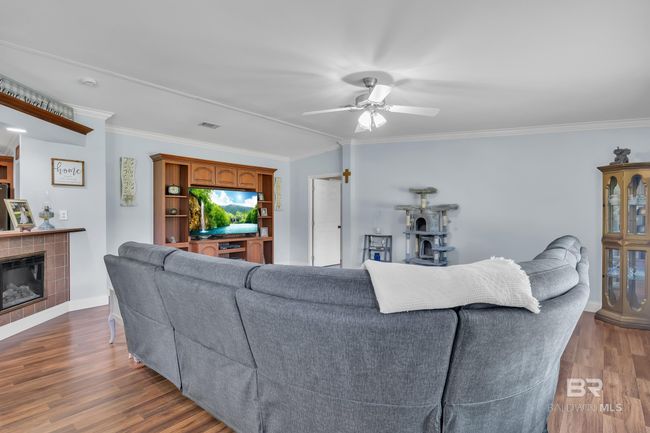 Living Room | Image 11