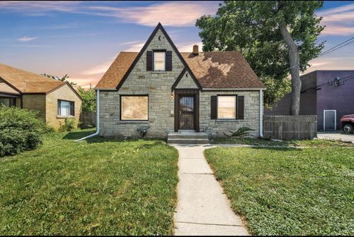 4024 N 44th Street, MILWAUKEE, WI, 53216 | Card Image