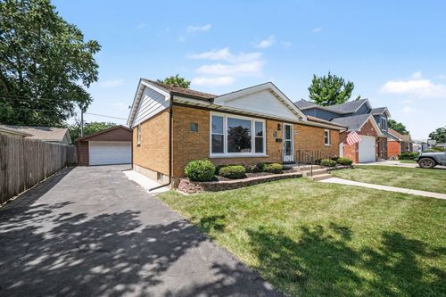 10848 Lombard Ave, Chicago Ridge, IL, 60415-2111 | Card Image