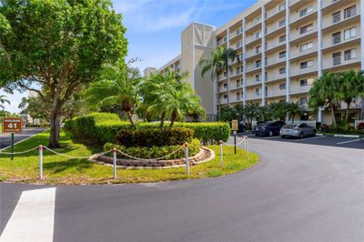 201 - 7290 Kinghurst Dr, Condo with 2 bedrooms, 2 bathrooms and null parking in Delray Beach FL | Image 1