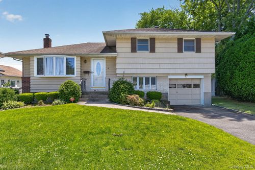 4 Gates Ave, Plainview, NY, 11803-5912 | Card Image