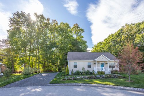 10 Glenfield Circle, Camden, ME, 04843 | Card Image