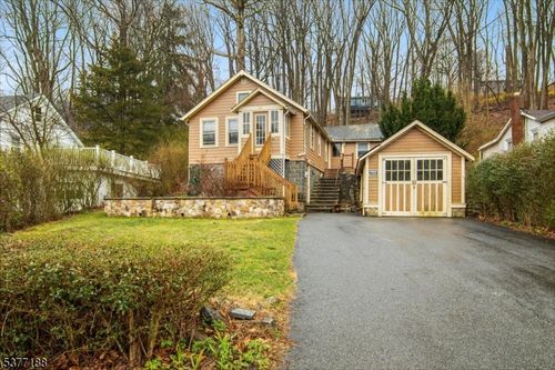 43 Estling Lake Rd, Denville, NJ, 07834-1916 | Card Image