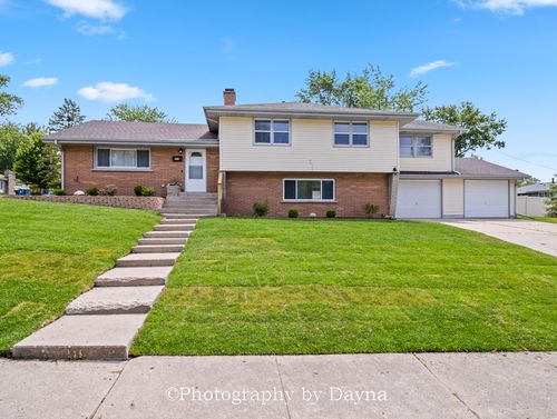 212 Valley Ave, Bradley, IL, 60915-2054 | Card Image