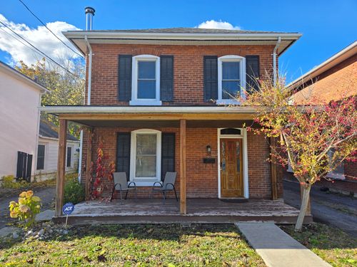 38 Sinclair St, Belleville, ON, K8P3S6 | Card Image