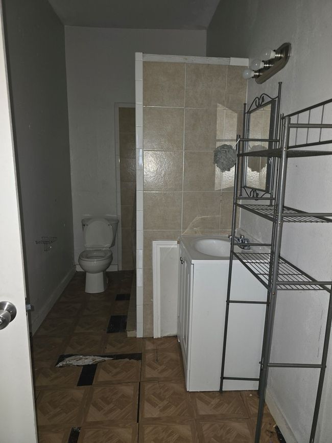 1005 S Sycamore St, Home with 3 bedrooms, 2 bathrooms and 1 parking in Crockett TX | Image 13
