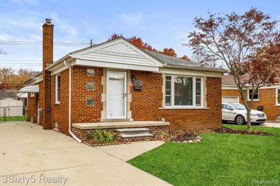 9934 Manor Avenue, Home with 3 bedrooms, 1 bathrooms and null parking in Allen Park MI | Image 3