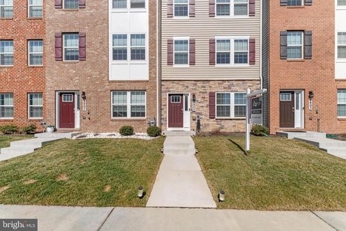 8805 Mimosa Ave, CLINTON, MD, 20735-9667 | Card Image