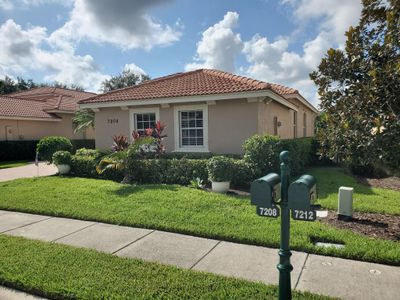 7208 Maidstone Drive, House other with 3 bedrooms, 2 bathrooms and null parking in Port St Lucie FL | Image 3