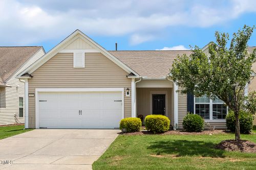 2425 Fiddich Ln, Fuquay-Varina, NC, 27526-5565 | Card Image