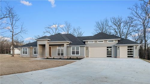 8460 S Pleasant Valley Rd, Gentry, AR, 72734 | Card Image