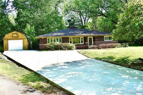 2200 Krug Pl, Alton, IL, 62002-4232 | Card Image