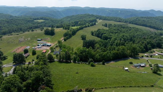 7760 Squirrel Spur Rd, House other with 4 bedrooms, 2 bathrooms and 1 parking in Meadows of Dan VA | Image 37