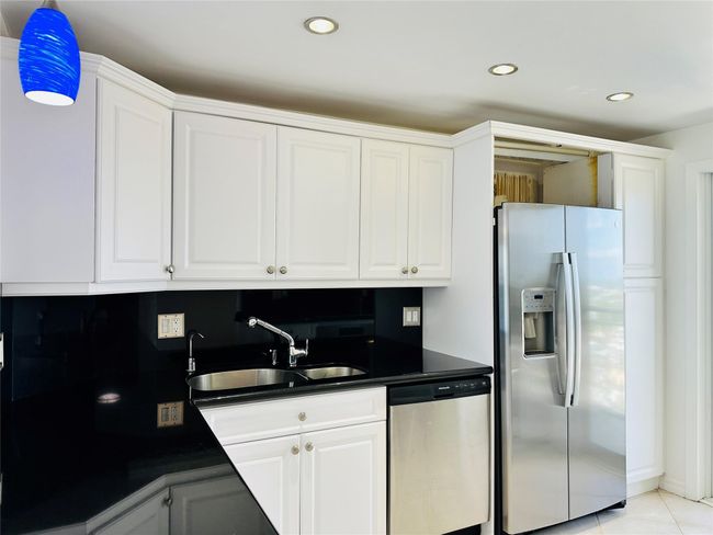 APT-2010 - 750 N Ocean Blvd, Condo with 2 bedrooms, 2 bathrooms and null parking in Pompano Beach FL | Image 14