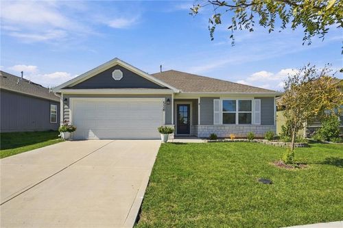 526 N Pear St, Gardner, KS, 66030-5600 | Card Image