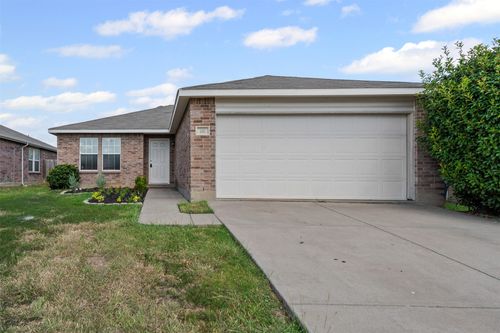 217 Silver Lake Trl, Fort Worth, TX, 76140-6608 | Card Image