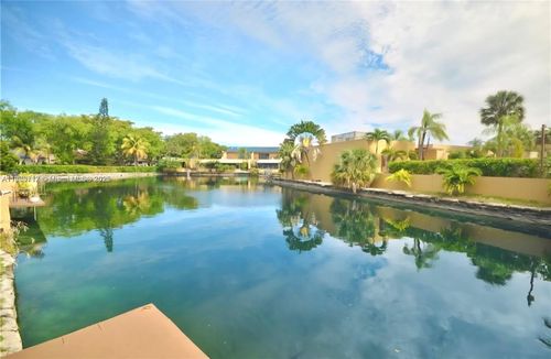15915 Kingsmoor Way, Miami Lakes, FL, 33014-6559 | Card Image
