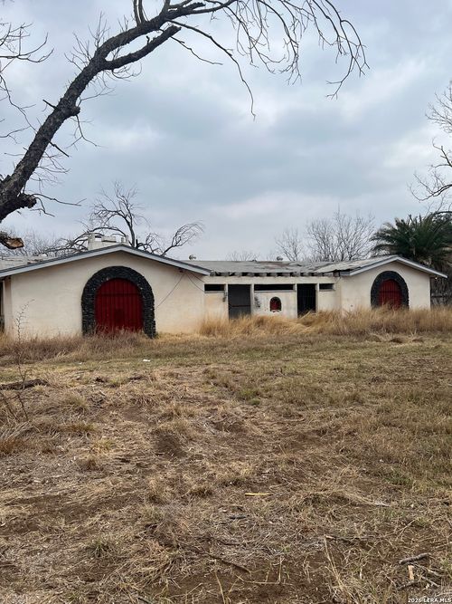 3938 Fm 117, Uvalde, TX, 78801-1153 | Card Image
