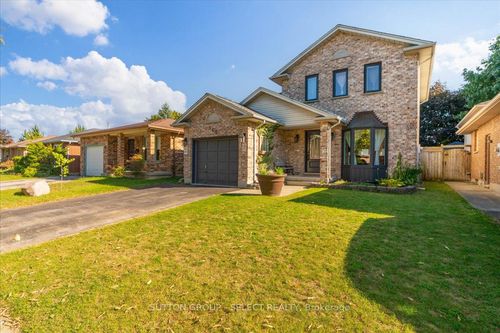 {{alt}} | Card Image