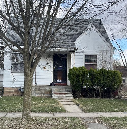 8666 Greenview Ave, Detroit, MI, 48228-3150 | Card Image