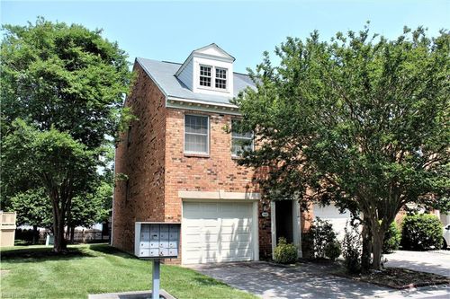 561 Kristy Ct, Newport News, VA, 23602-9025 | Card Image