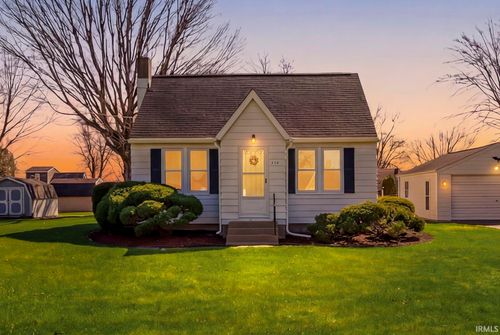 203 Maple St, Walkerton, IN, 46574-1427 | Card Image