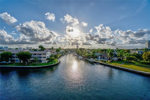 4d-437 Golden Isles Dr, Hallandale Beach, FL, 33009-7556 | Card Image