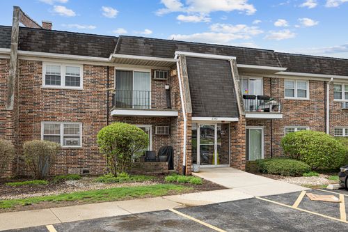 4-2343 Ogden Ave, Downers Grove, IL, 60515-1736 | Card Image