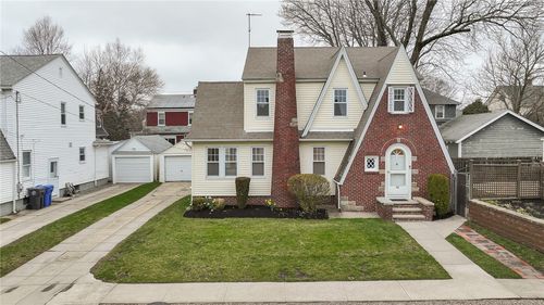 28 Rosewood Ave, Cranston, RI, 02905-3707 | Card Image