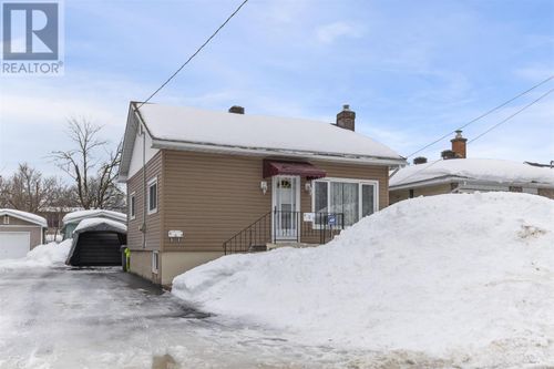 409 Third Ave, Sault Ste. Marie, ON, P6C4M3 | Card Image