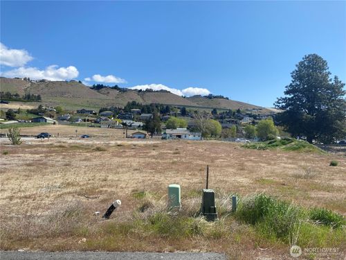 154 Harold St Ne, East Wenatchee, WA, 98802-6108 | Card Image