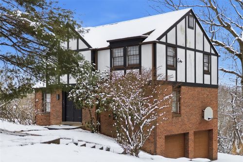 102 Alleyne Dr, Pittsburgh, PA, 15215-1402 | Card Image