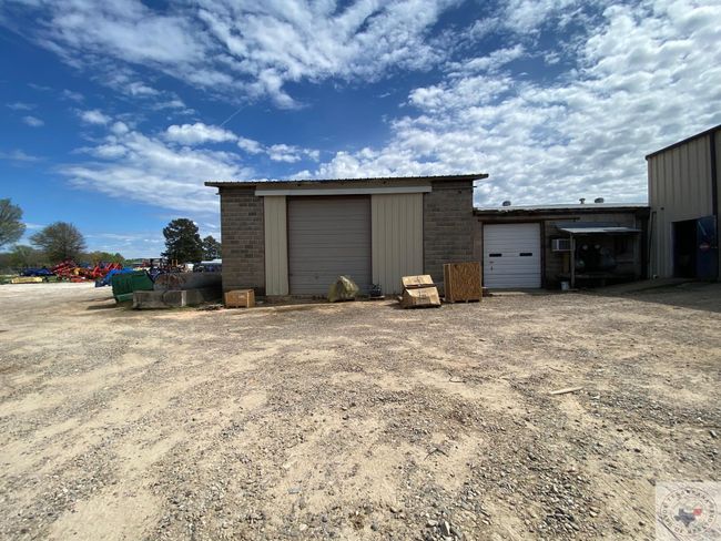 412 &amp; 425 E Front St, Home with 0 bedrooms, 0 bathrooms and null parking in Dekalb TX | Image 20