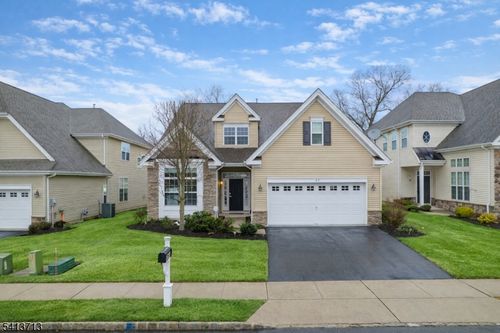 47 Schindler Ct, SOMERSET, NJ, 08873-6201 | Card Image