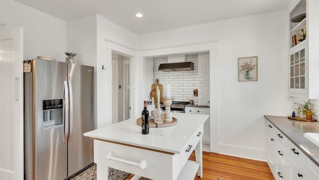 Subway tile behind stove | Image 4