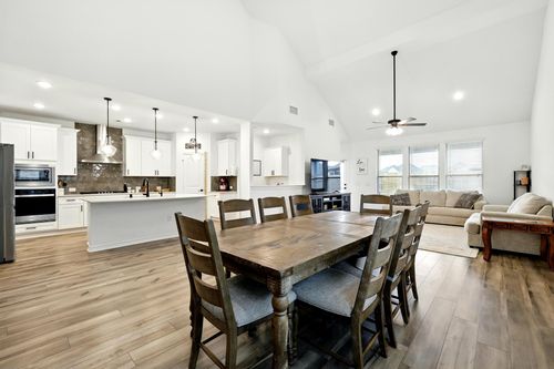 15727 Rosemary Hill Ln, Conroe, TX, 77302-2327 | Card Image