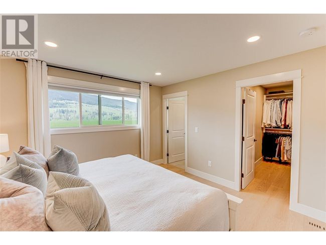 8935 Kalamalka Rd, House other with 4 bedrooms, 3 bathrooms and 30 parking in Coldstream BC | Image 21