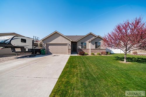 5215 Ryanne Way, Iona, ID, 83427-5106 | Card Image